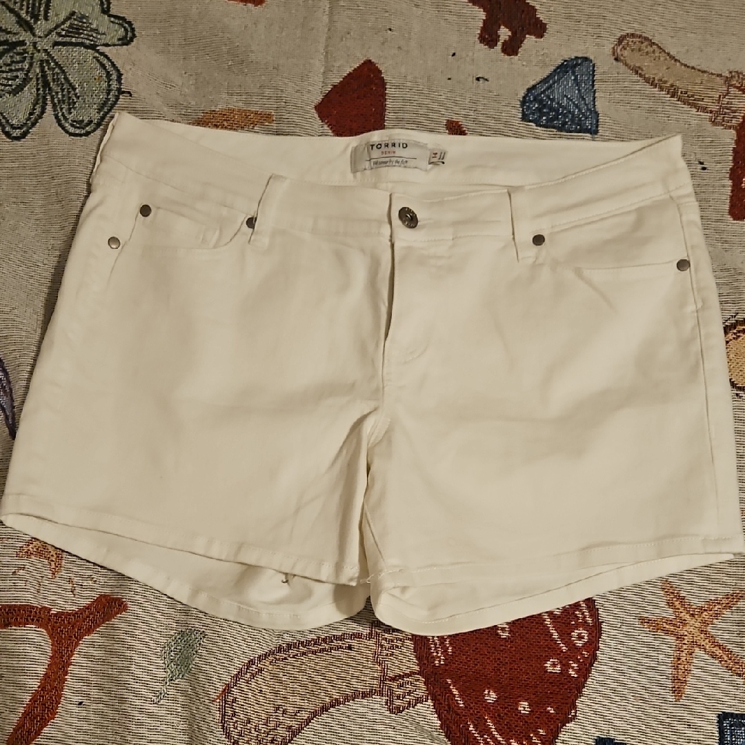 Torrid Cream Jean Shorts